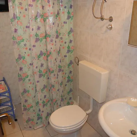 アパート Vucko 2 ツリクヴェニツァ